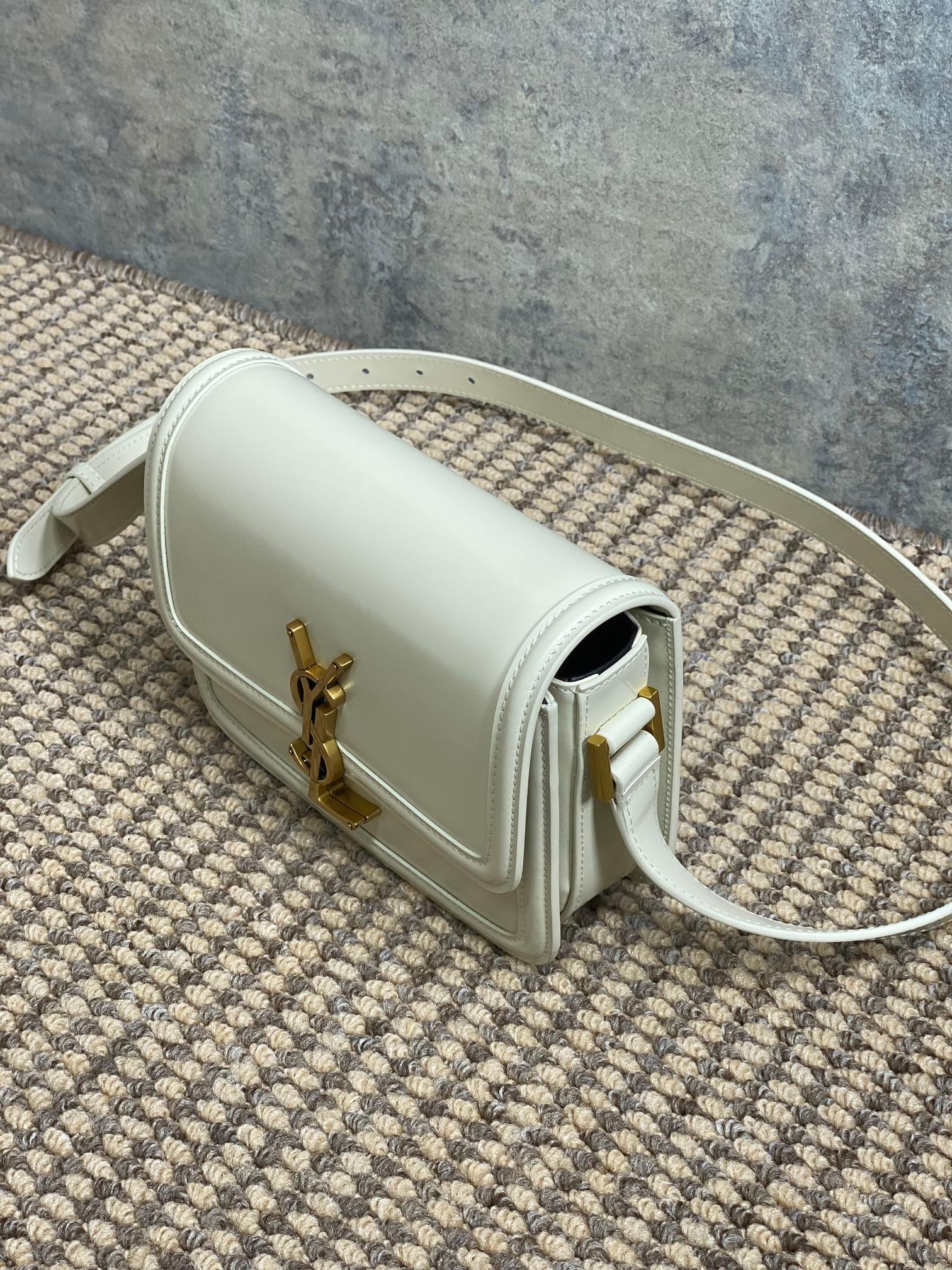 SAINT LAURENT SOLFERINO SMALL SATCHEL 19 IN WHITE CALFSKIN GOLD HARDWARE