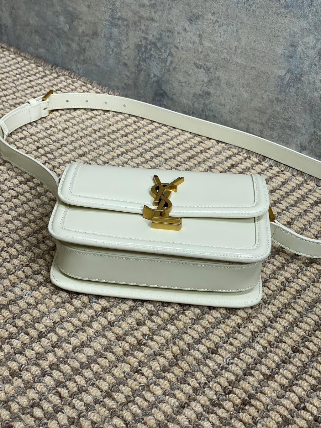 SAINT LAURENT SOLFERINO SMALL SATCHEL 19 IN WHITE CALFSKIN GOLD HARDWARE