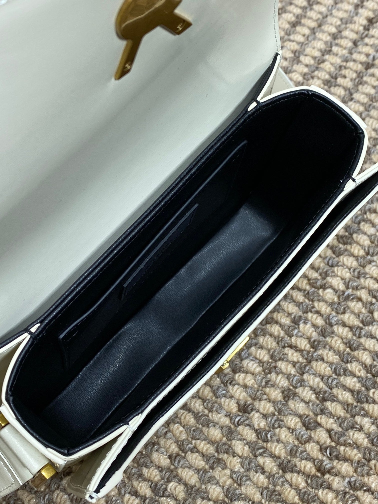 SAINT LAURENT SOLFERINO SMALL SATCHEL 19 IN WHITE CALFSKIN GOLD HARDWARE