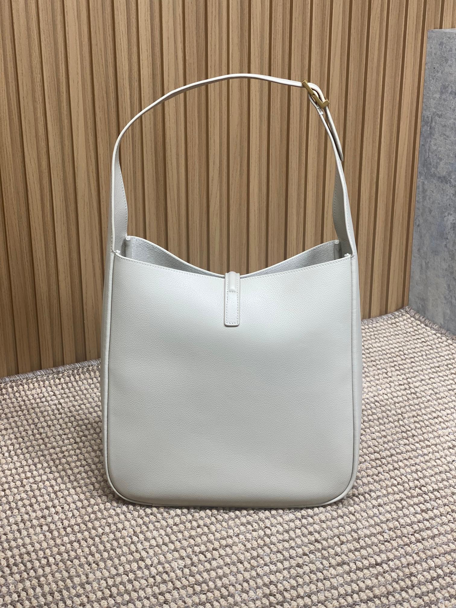 SAINT LAURENT LE 5 À 7 LARGE SUPPLE BAG 31 IN WHITE CALFSKIN