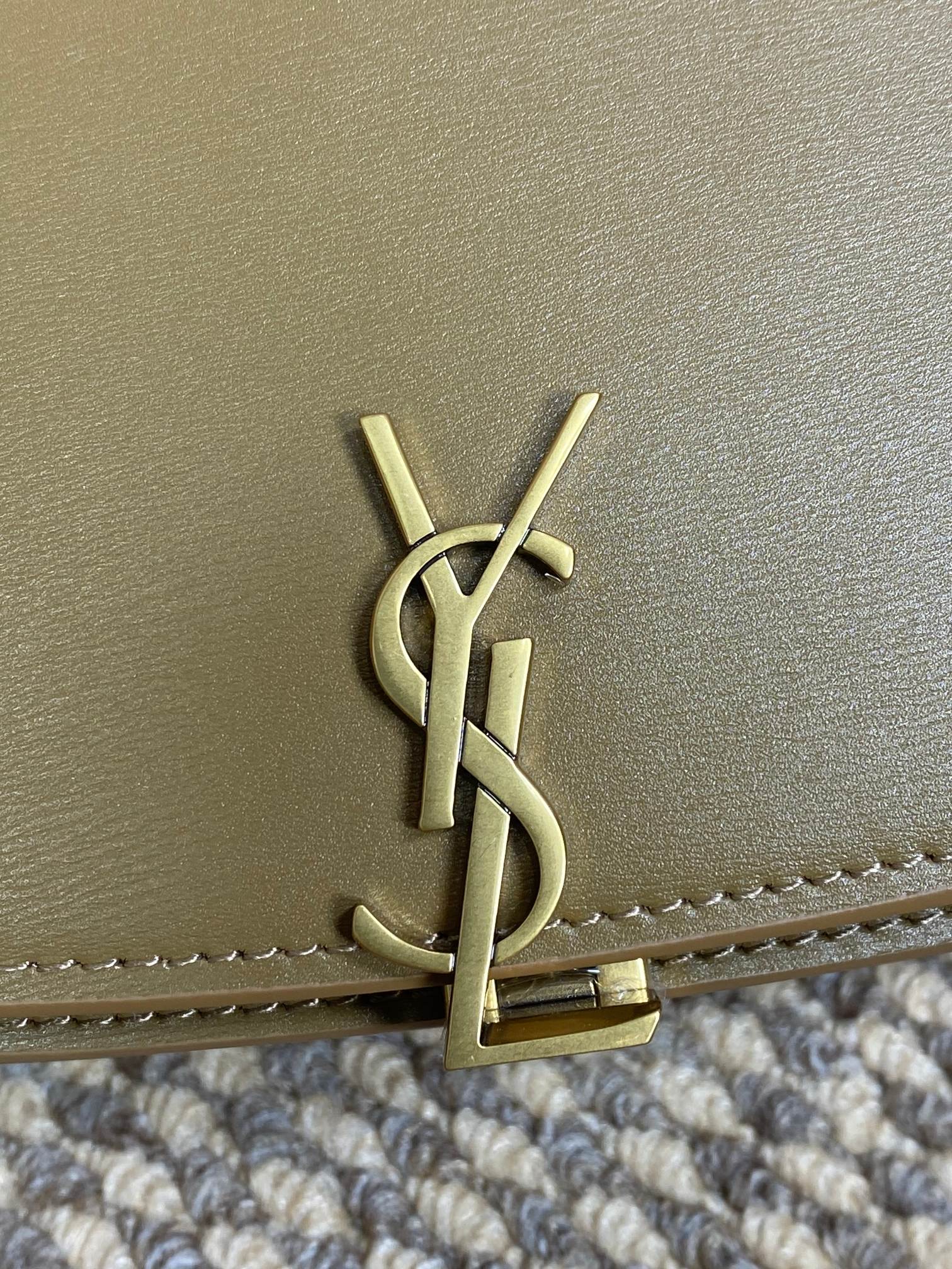 SAINT LAURENT VOLTAIRE HALF-MOON SHOULDER BAG 24 IN CEDAR BROWN CALFSKIN GOLD METALLIC
