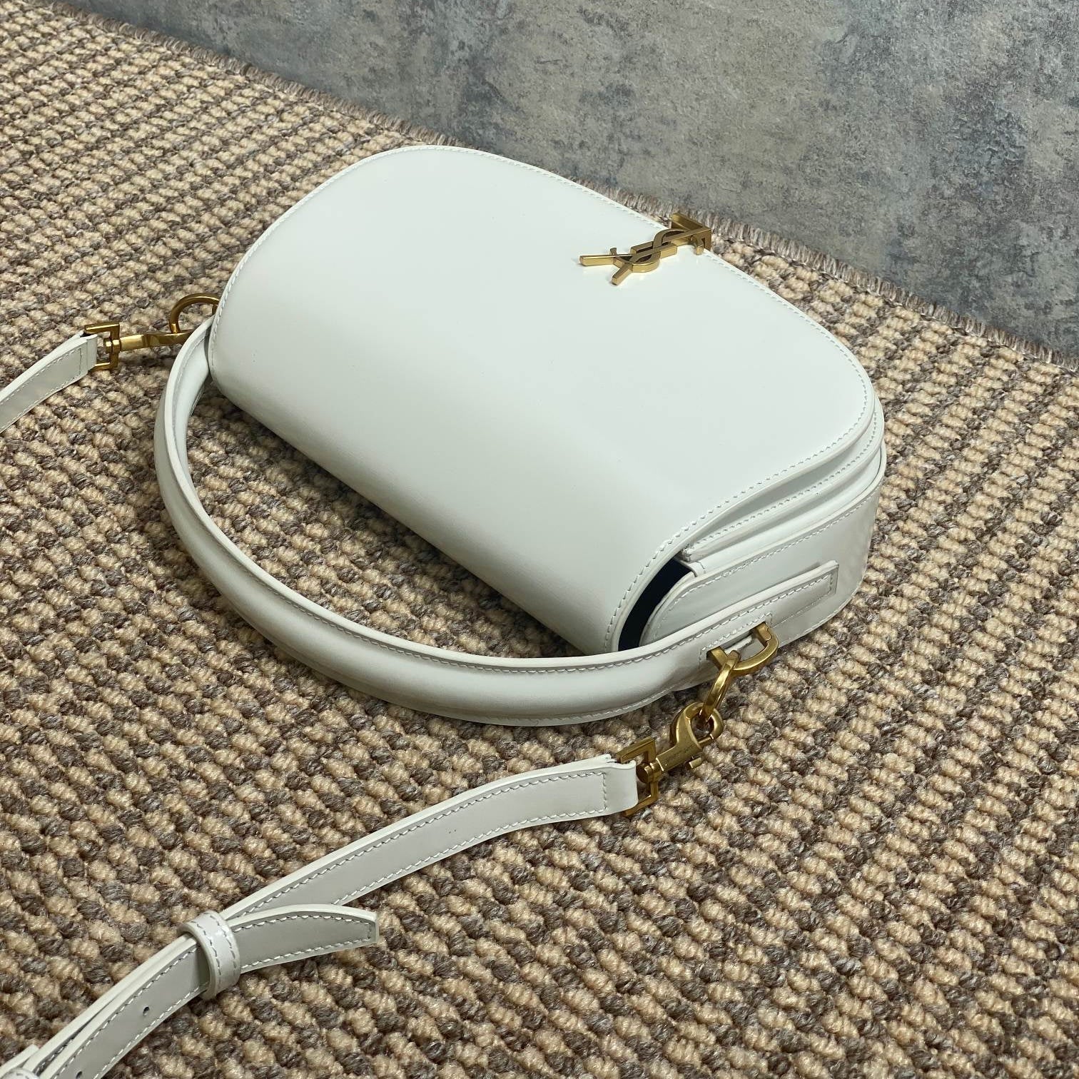SAINT LAURENT VOLTAIRE HALF-MOON SHOULDER BAG 24 IN WHITE CALFSKIN GOLD METALLIC