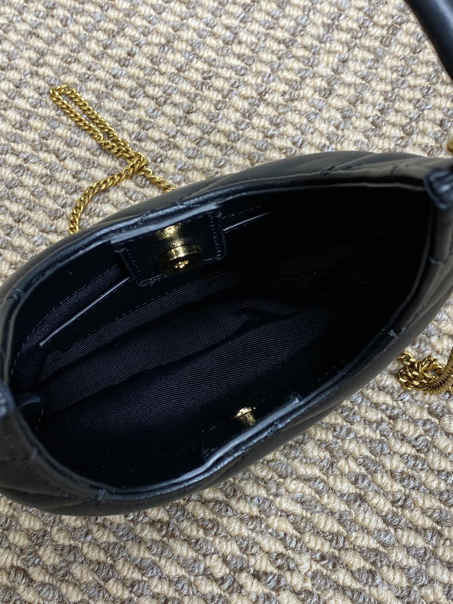 SAINT LAURENT SADE HOBO 21 IN BLACK LAMBSKIN GOLD HARDWARE