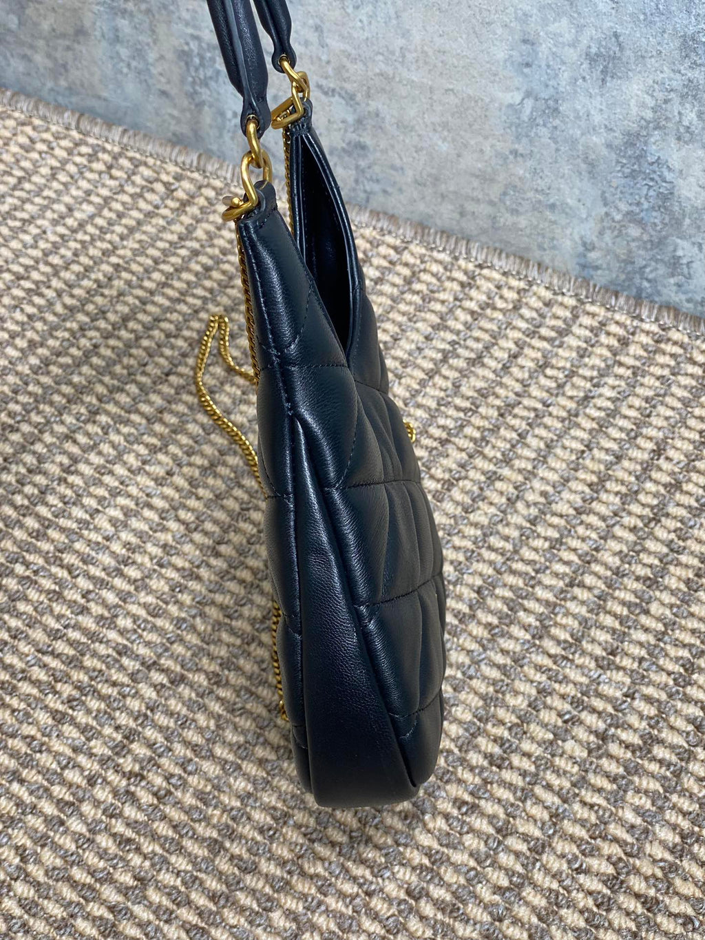 SAINT LAURENT SADE HOBO 21 IN BLACK LAMBSKIN GOLD HARDWARE
