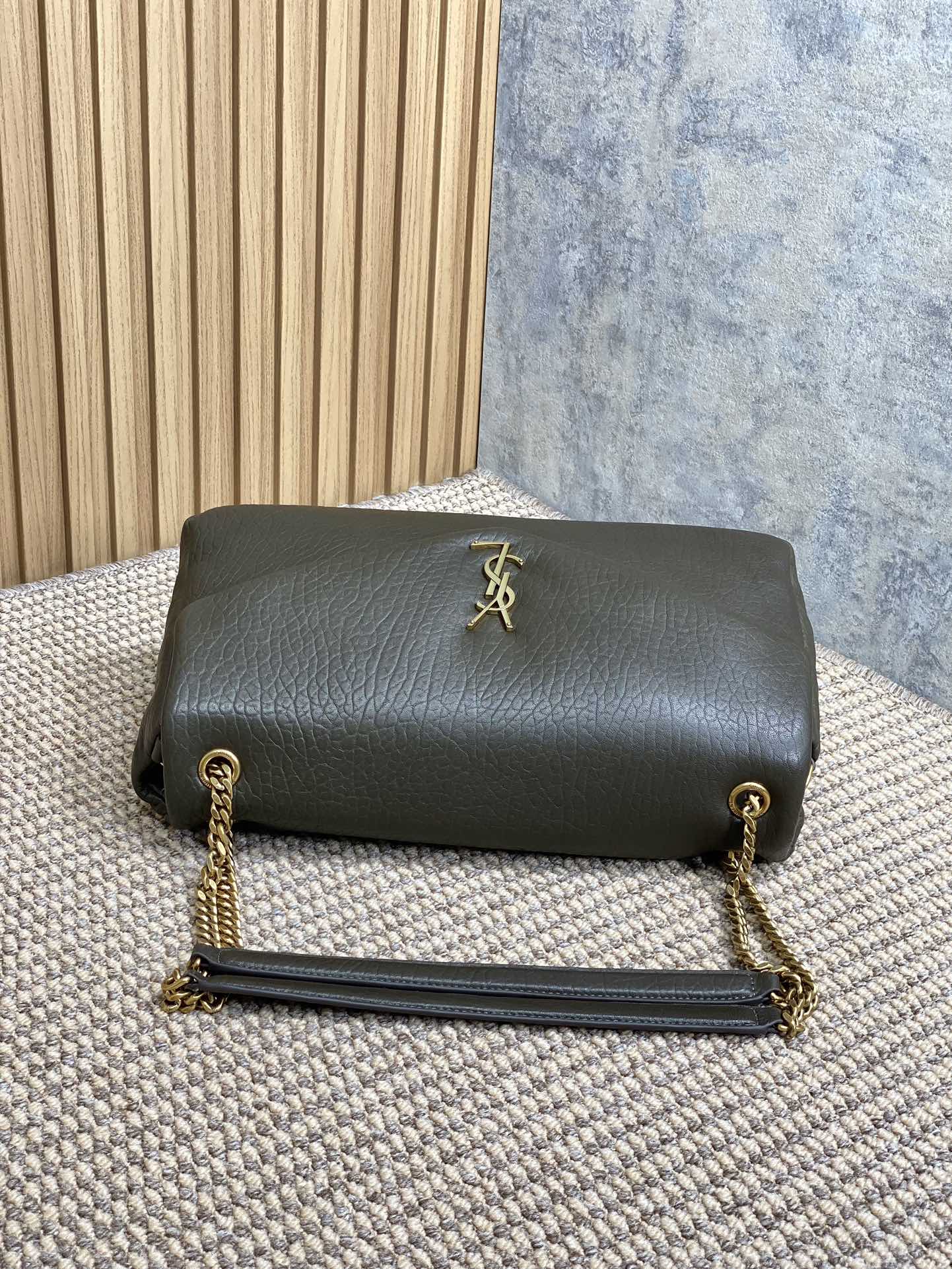 SAINT LAURENT CALYPSO 36 CHAIN BAG IN DARK GREEN LAMBSKIN