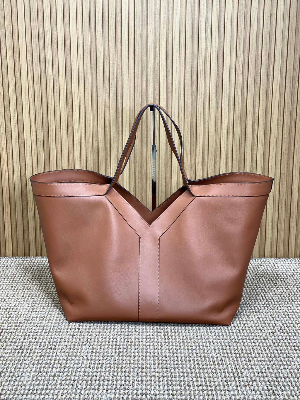 SAINT LAURENT Y TOTE BAG 39 IN TAWNY BROWN CALFSKIN
