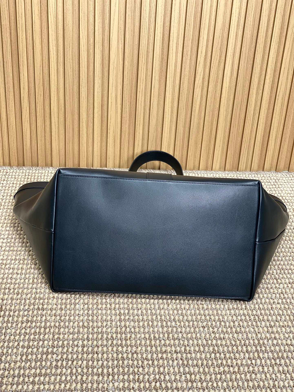 SAINT LAURENT Y TOTE BAG 39 IN BLACK CALFSKIN