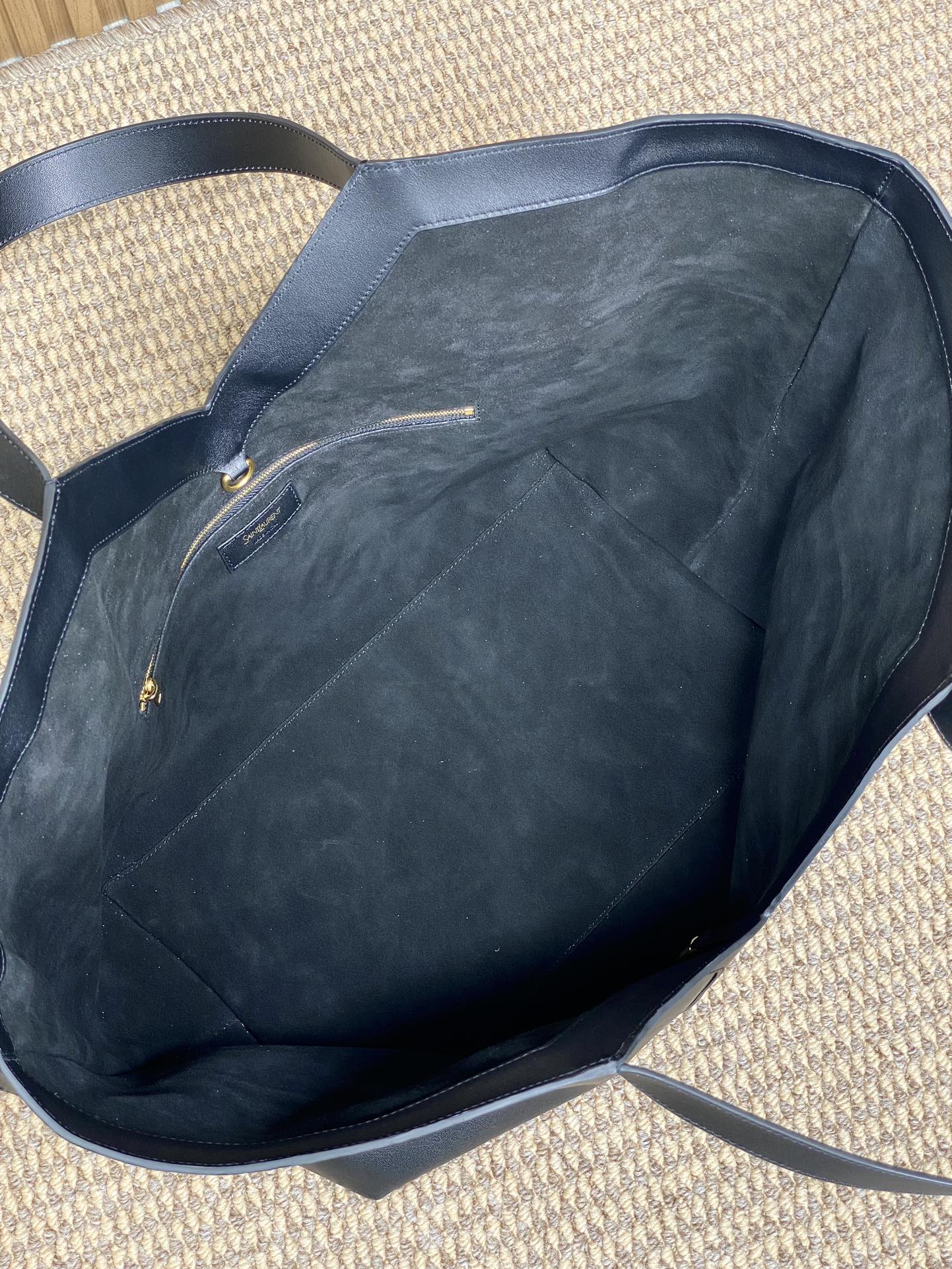 SAINT LAURENT Y TOTE BAG 39 IN BLACK CALFSKIN