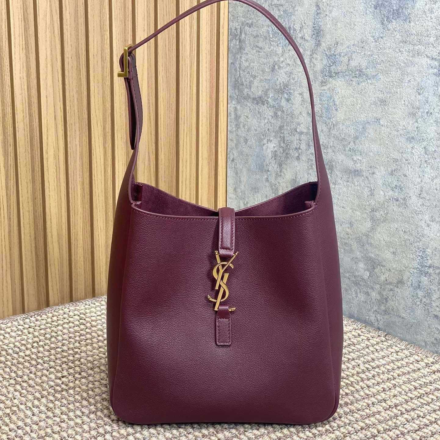SAINT LAURENT LE 5 À 7 SMALL SUPPLE 22 IN GRAPE PURPLE CALFSKIN GOLD BUCKLE