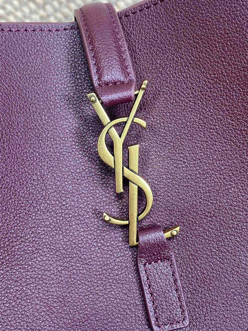 SAINT LAURENT LE 5 À 7 SMALL SUPPLE 22 IN GRAPE PURPLE CALFSKIN GOLD BUCKLE