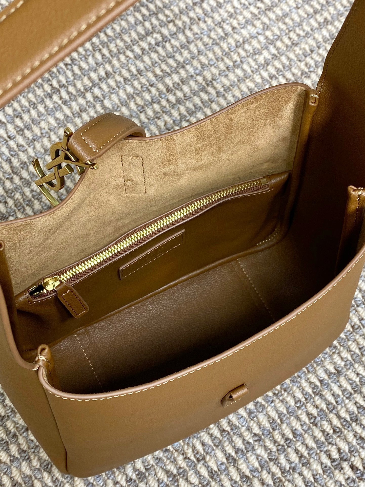 SAINT LAURENT LE 5 À 7 SMALL SUPPLE 22 IN TORTILLA BROWN CALFSKIN GOLD BUCKLE