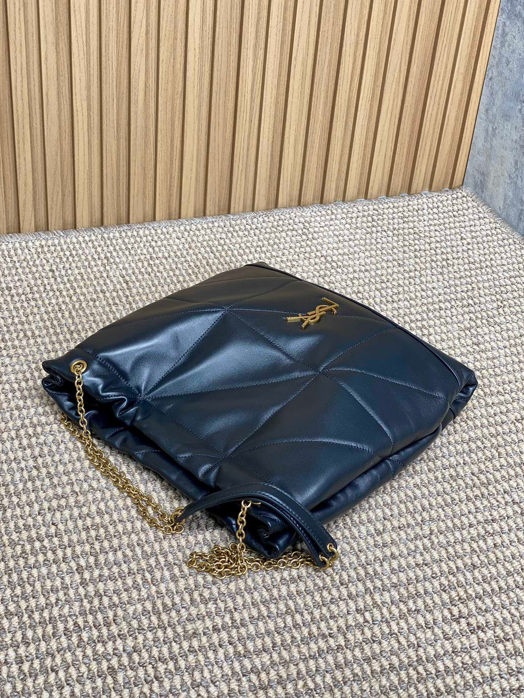 SAINT LAURENT DRAWSTRING CHAIN STRAP SHOULDER BAG 39 IN NAVY BLUE QUILTED CALFSKIN