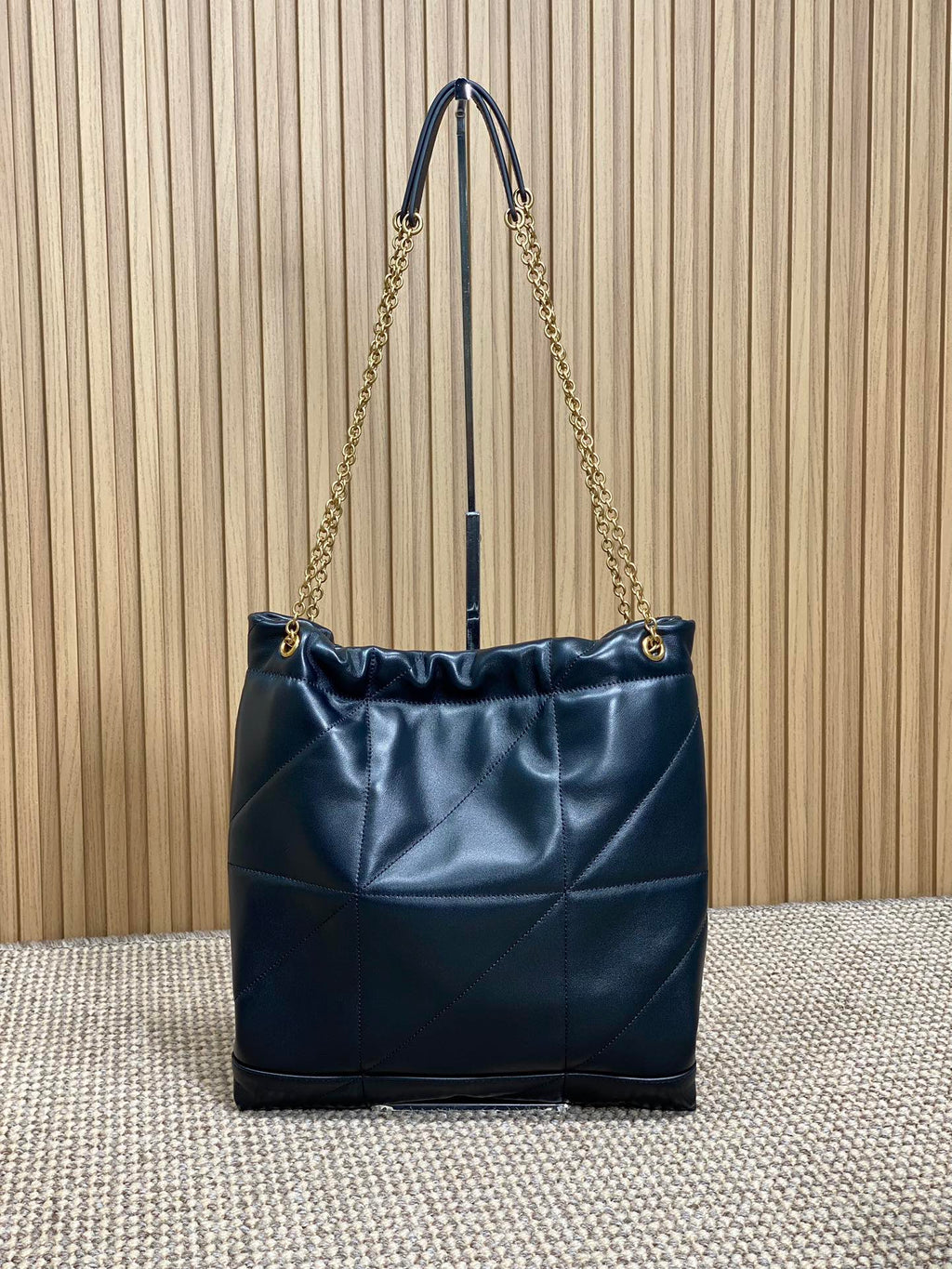 SAINT LAURENT DRAWSTRING CHAIN STRAP SHOULDER BAG 39 IN NAVY BLUE QUILTED CALFSKIN