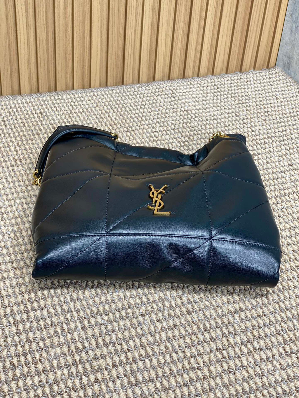 SAINT LAURENT DRAWSTRING CHAIN STRAP SHOULDER BAG 39 IN NAVY BLUE QUILTED CALFSKIN