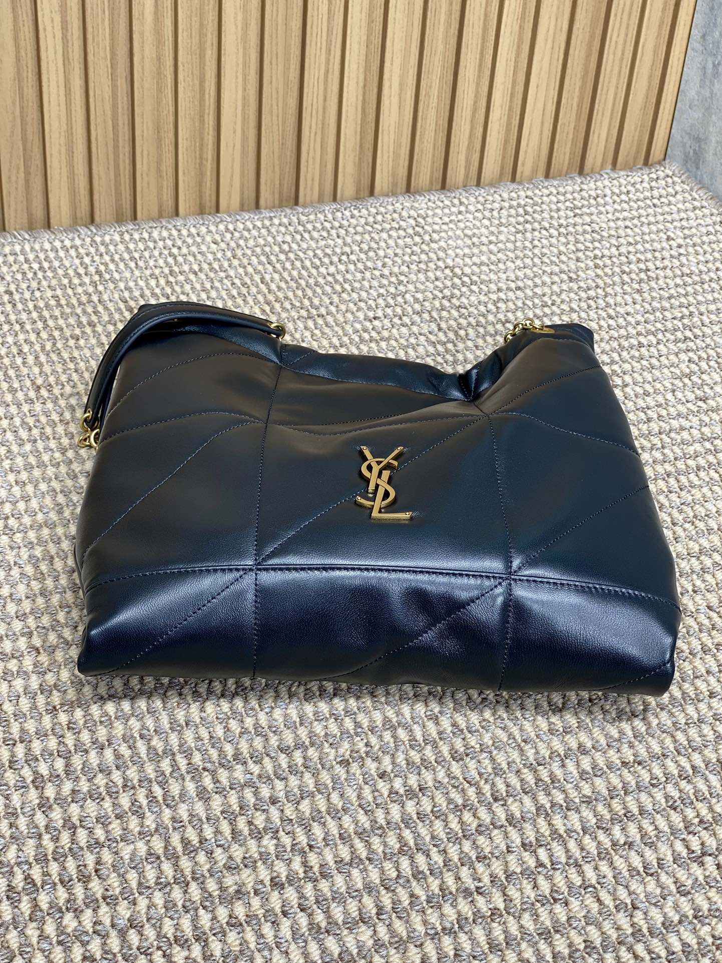 SAINT LAURENT DRAWSTRING CHAIN STRAP SHOULDER BAG 39 IN NAVY BLUE QUILTED CALFSKIN