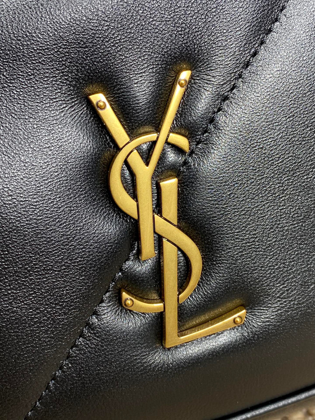 SAINT LAURENT DRAWSTRING CHAIN STRAP SHOULDER BAG 39 IN NAVY BLUE QUILTED CALFSKIN