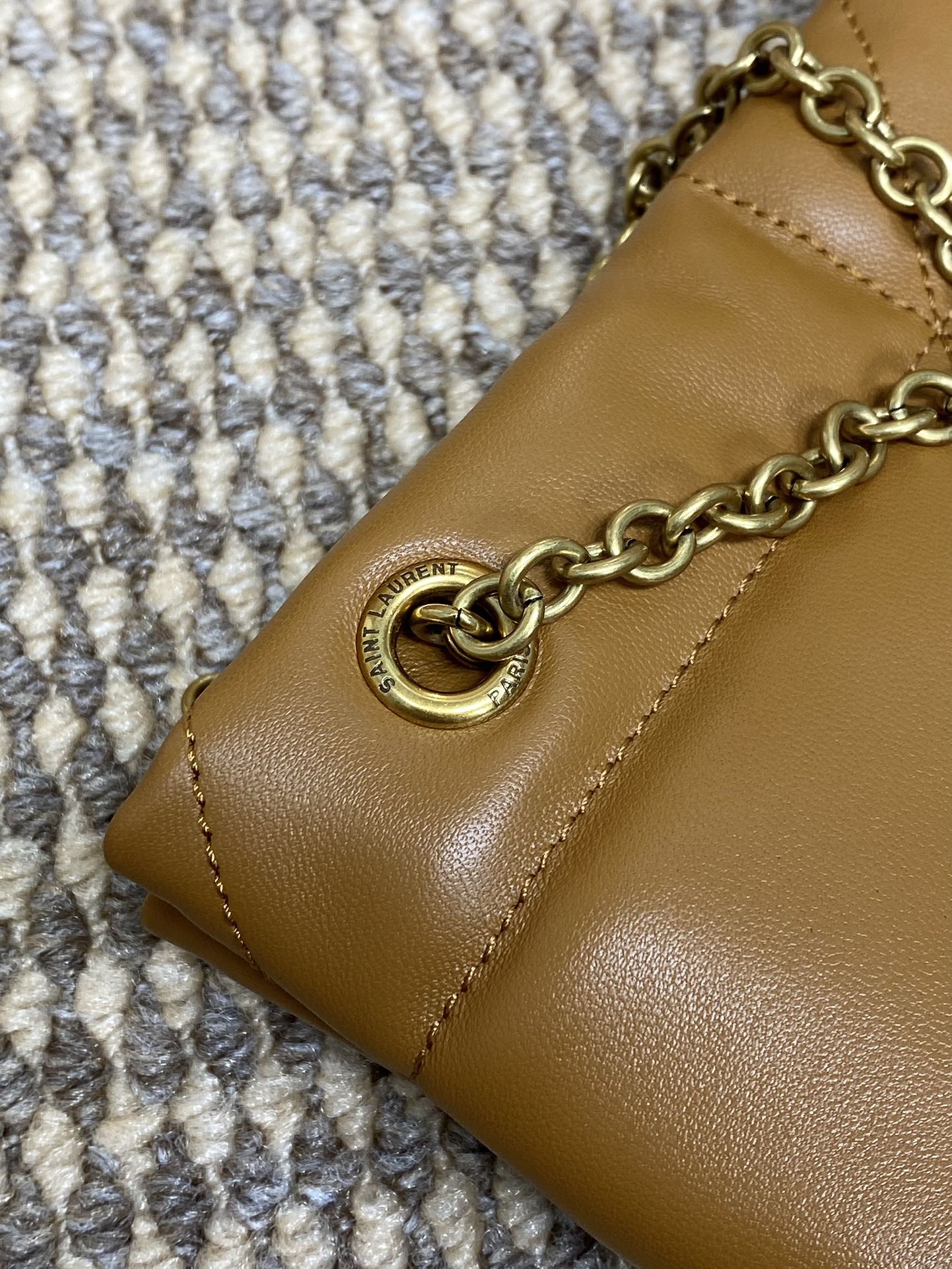 SAINT LAURENT DRAWSTRING CHAIN STRAP SHOULDER BAG 39 IN TORTILLA BROWN QUILTED CALFSKIN