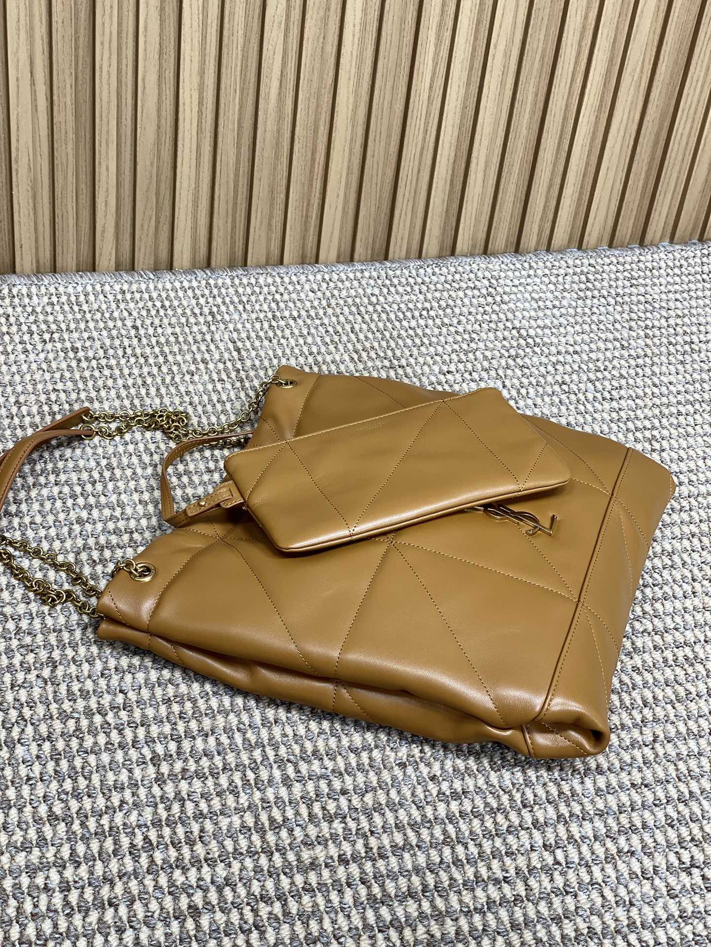 SAINT LAURENT DRAWSTRING CHAIN STRAP SHOULDER BAG 39 IN TORTILLA BROWN QUILTED CALFSKIN