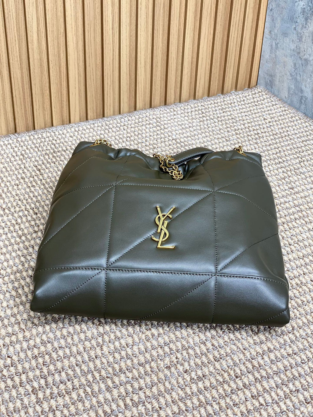SAINT LAURENT DRAWSTRING CHAIN STRAP SHOULDER BAG 39 IN DARK GREEN QUILTED CALFSKIN
