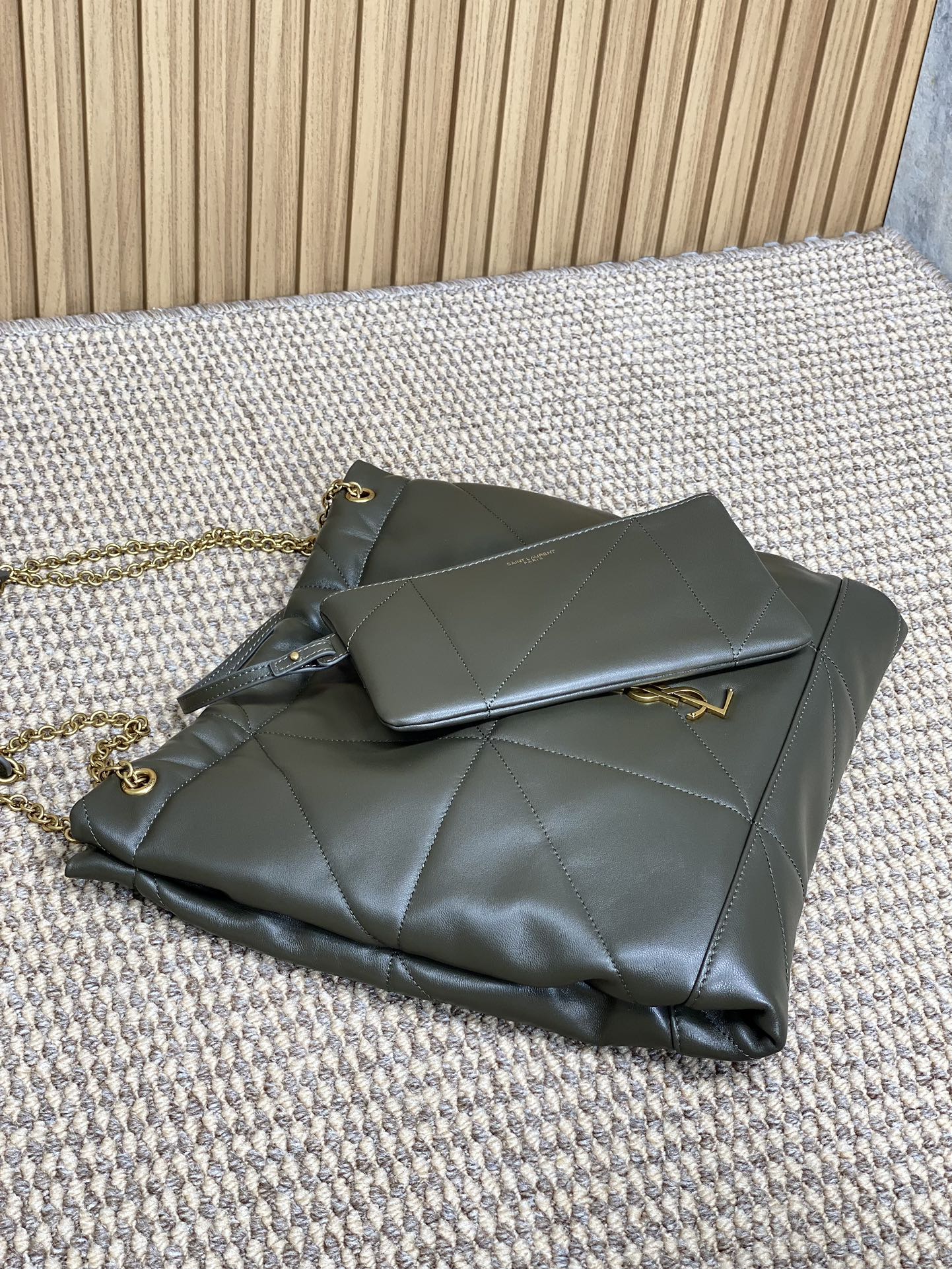 SAINT LAURENT DRAWSTRING CHAIN STRAP SHOULDER BAG 39 IN DARK GREEN QUILTED CALFSKIN