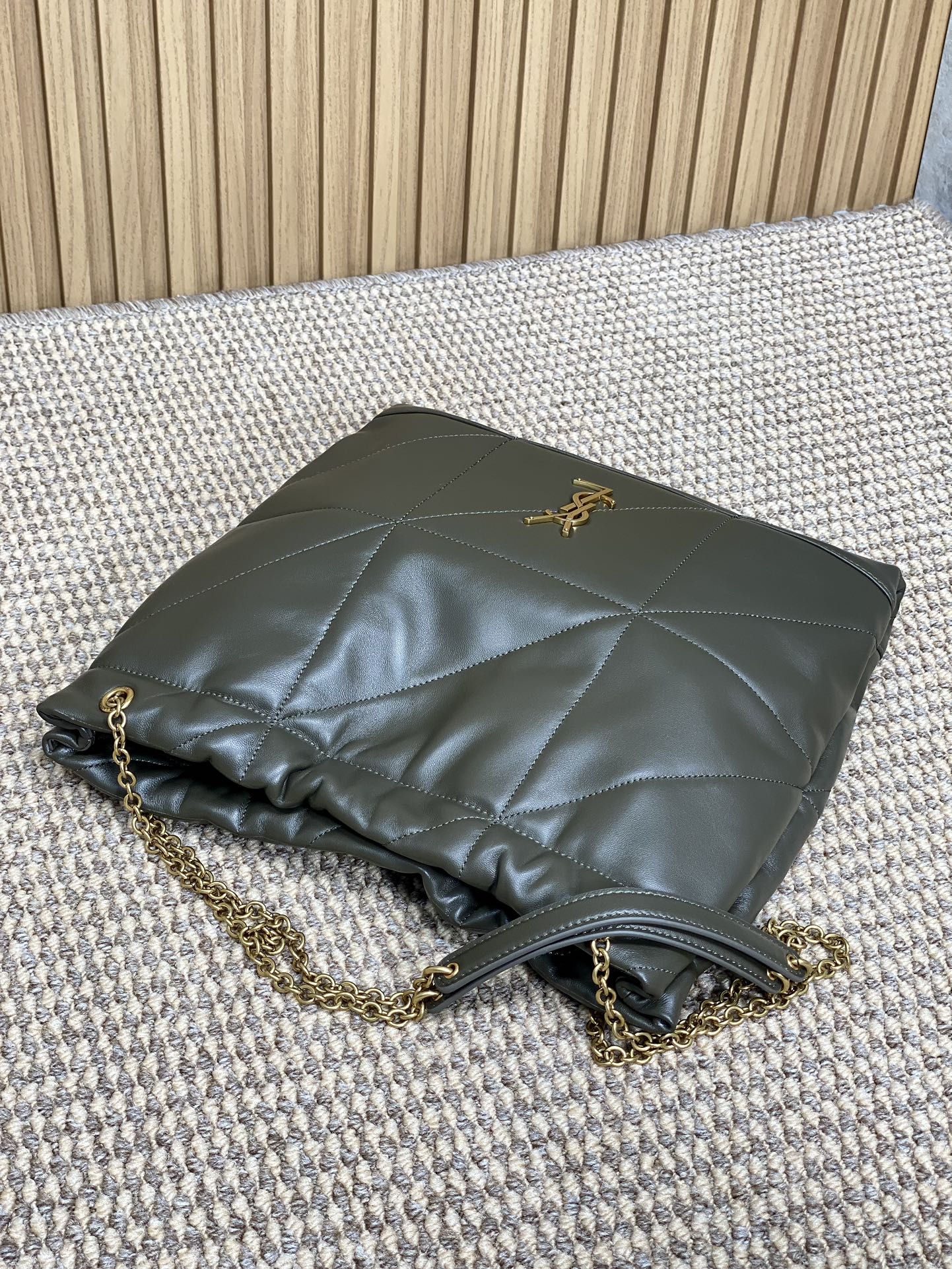 SAINT LAURENT DRAWSTRING CHAIN STRAP SHOULDER BAG 39 IN DARK GREEN QUILTED CALFSKIN