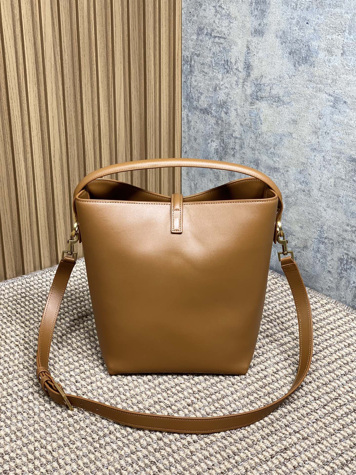 SAINT LAURENT LE 37 MEDIUM BUCKET BAG 25 IN TORTILLA BROWN CALFSKIN GOLD HARDWARE