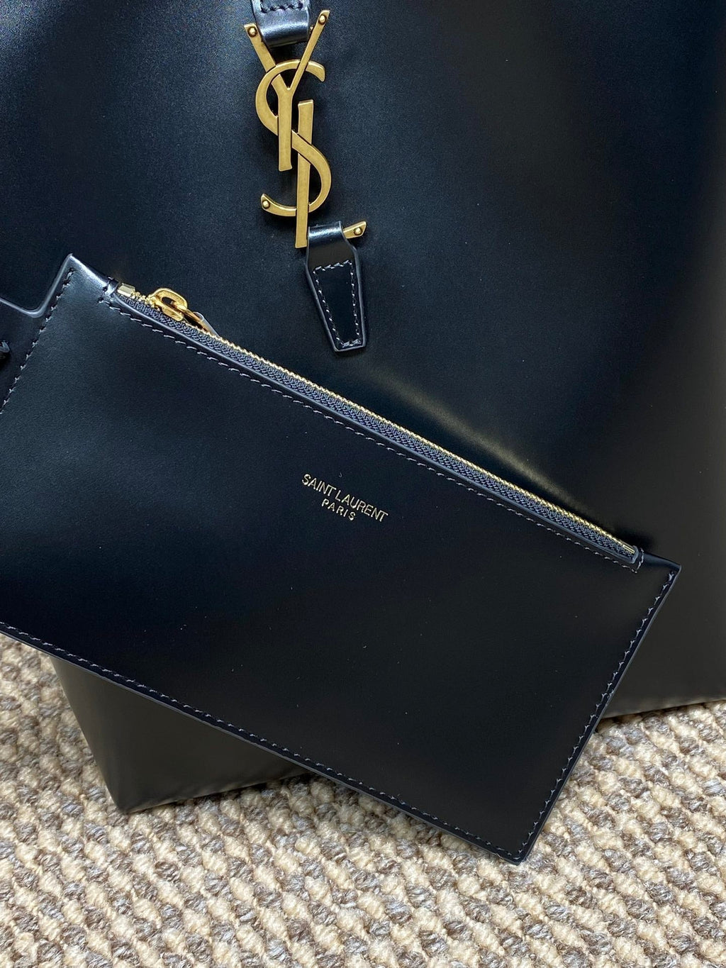 SAINT LAURENT LE 37 MEDIUM BUCKET BAG 25 IN BLACK CALFSKIN GOLD HARDWARE