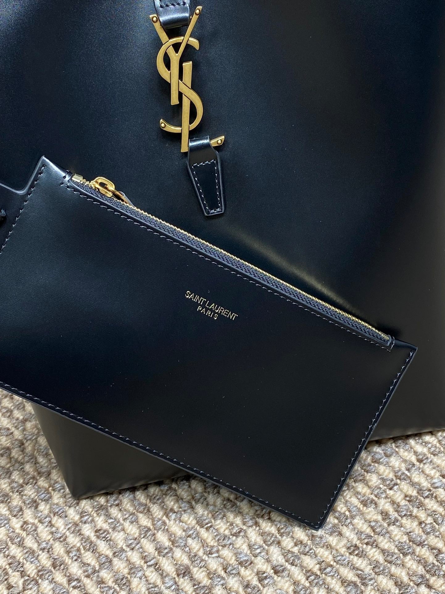 SAINT LAURENT LE 37 MEDIUM BUCKET BAG 25 IN BLACK CALFSKIN GOLD HARDWARE