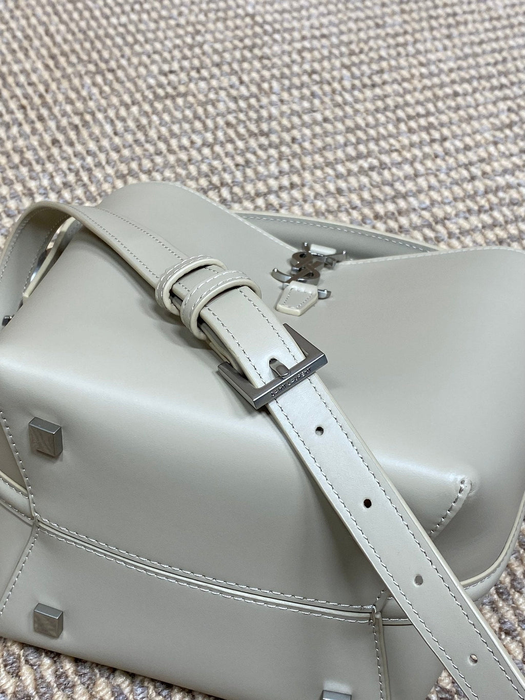 SAINT LAURENT LE 37 SMALL BUCKET BAG 20 IN WHITE CALFSKIN SILVER HARDWARE