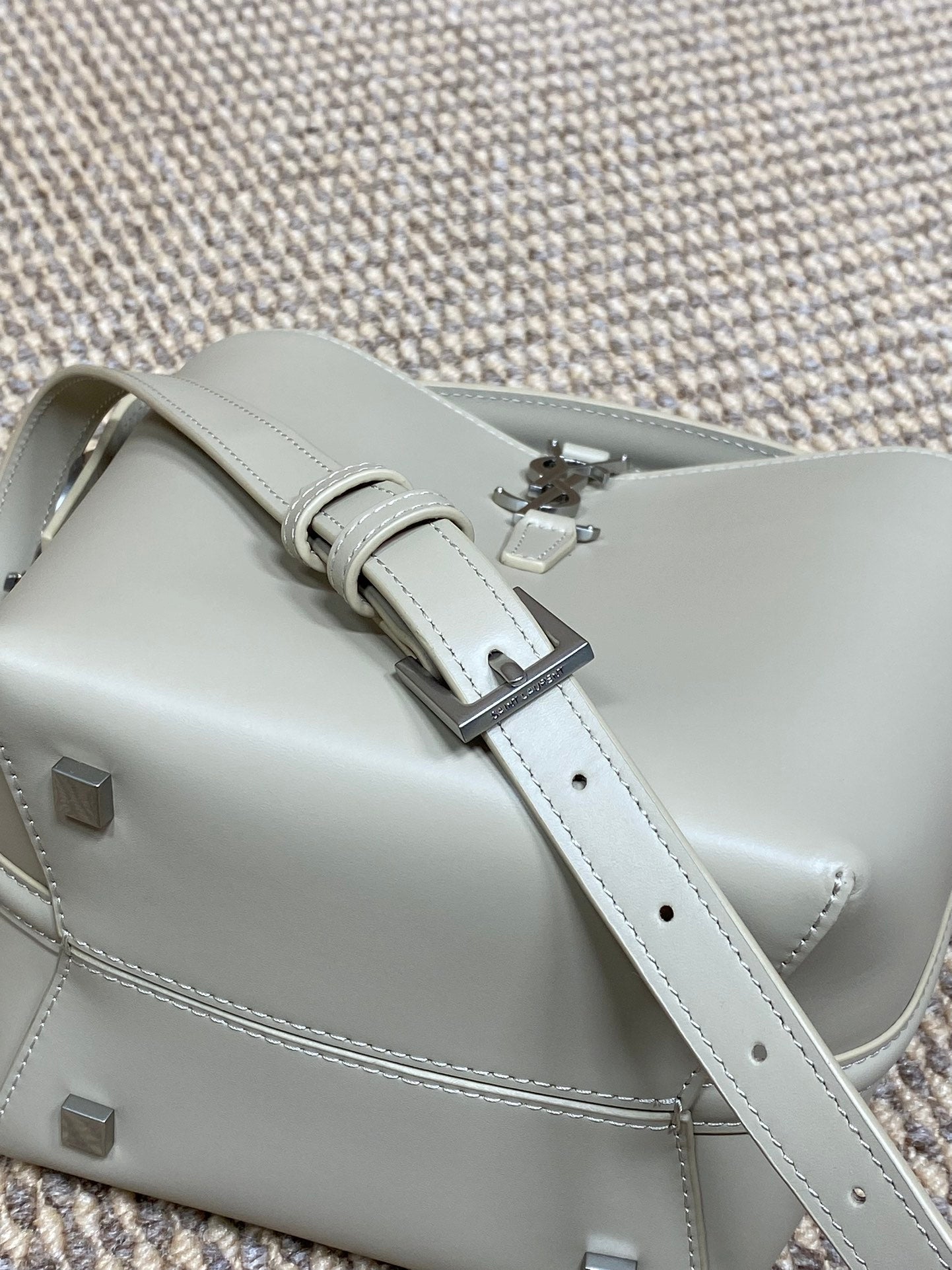 SAINT LAURENT LE 37 SMALL BUCKET BAG 20 IN WHITE CALFSKIN SILVER HARDWARE