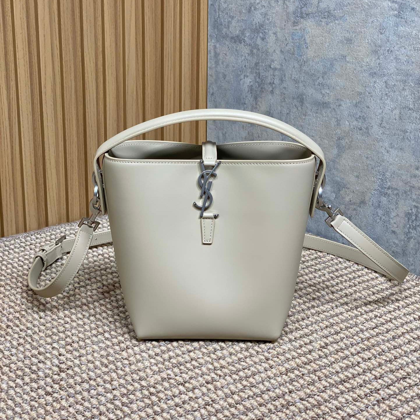 SAINT LAURENT LE 37 SMALL BUCKET BAG 20 IN WHITE CALFSKIN SILVER HARDWARE