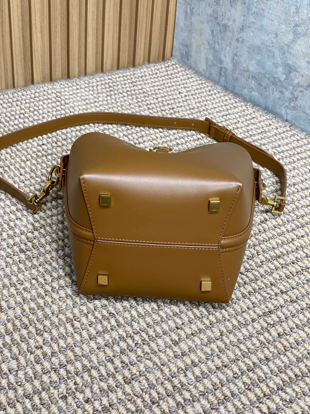 SAINT LAURENT LE 37 SMALL BUCKET BAG 20 IN TORTILLA BROWN CALFSKIN GOLD HARDWARE