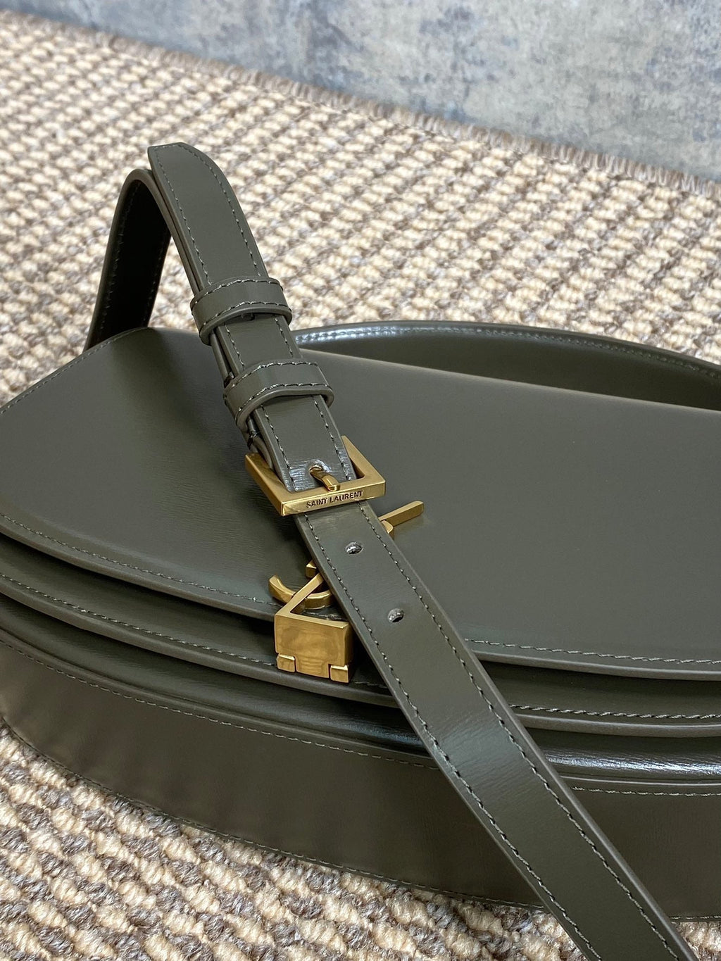 SAINT LAURENT VOLTAIRE HALF-MOON SHOULDER BAG 24 IN DARK GREEN CALFSKIN GOLD METALLIC