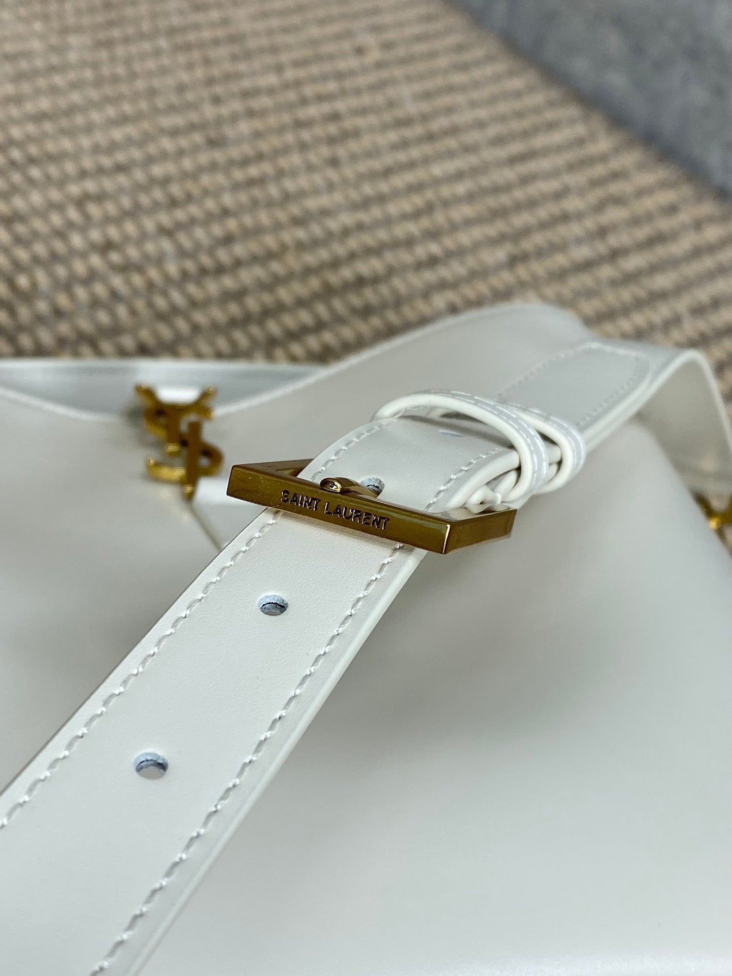 SAINT LAURENT LE 37 MEDIUM BUCKET BAG 25 IN WHITE CALFSKIN GOLD HARDWARE