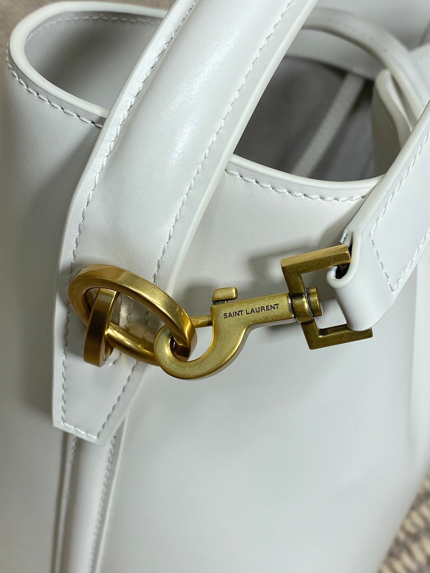 SAINT LAURENT LE 37 MEDIUM BUCKET BAG 25 IN WHITE CALFSKIN GOLD HARDWARE