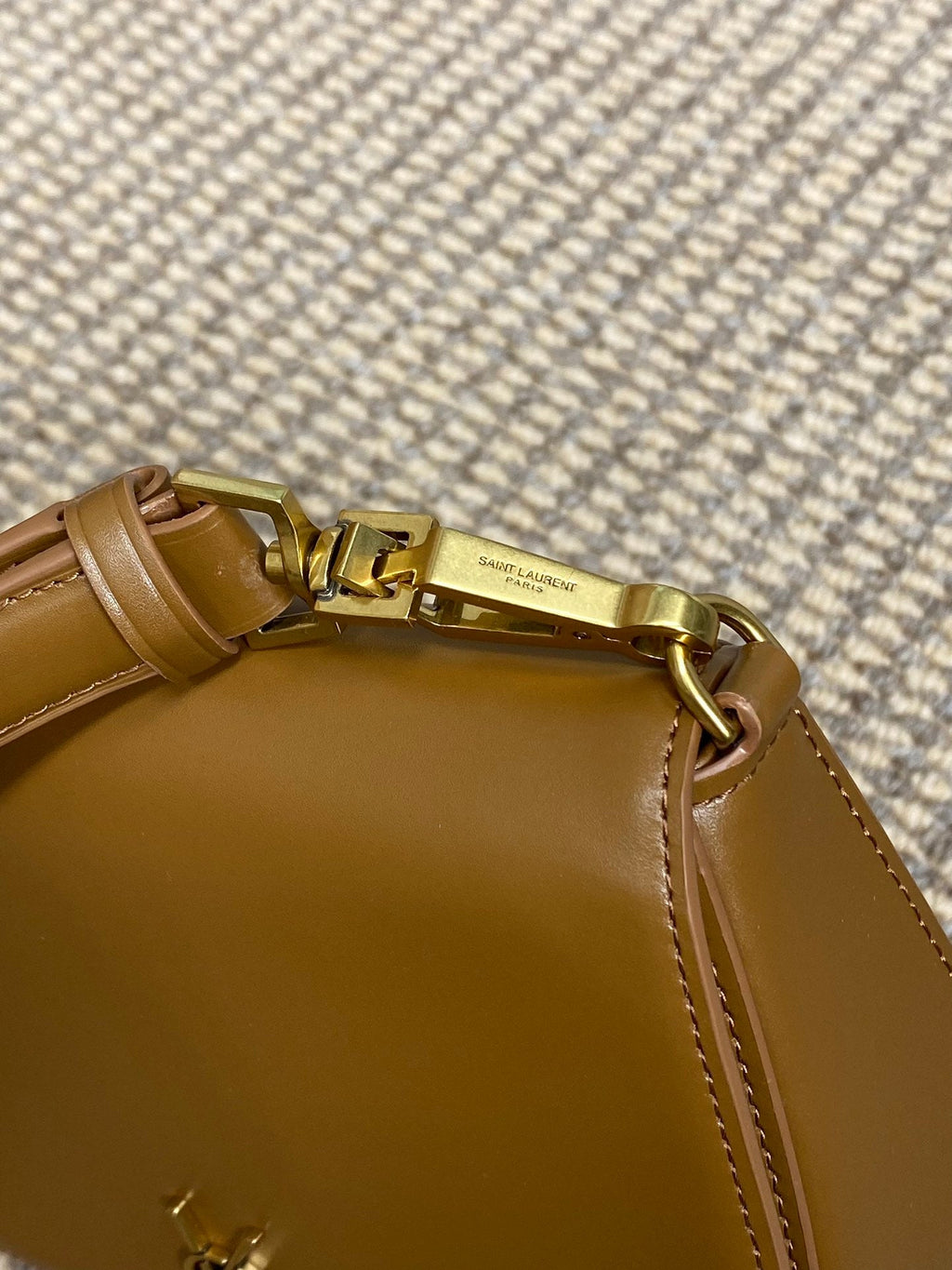 SAINT LAURENT VOLTAIRE TOP HANDLE IN BOX 21 IN TAWNY BROWN CALFSKIN GOLD HARDWARE