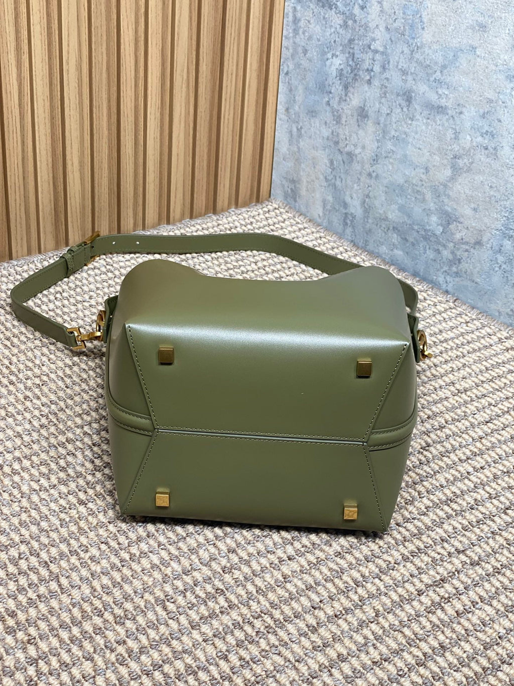 SAINT LAURENT LE 37 MEDIUM BUCKET BAG 25 IN AVOCADO GREEN CALFSKIN GOLD HARDWARE