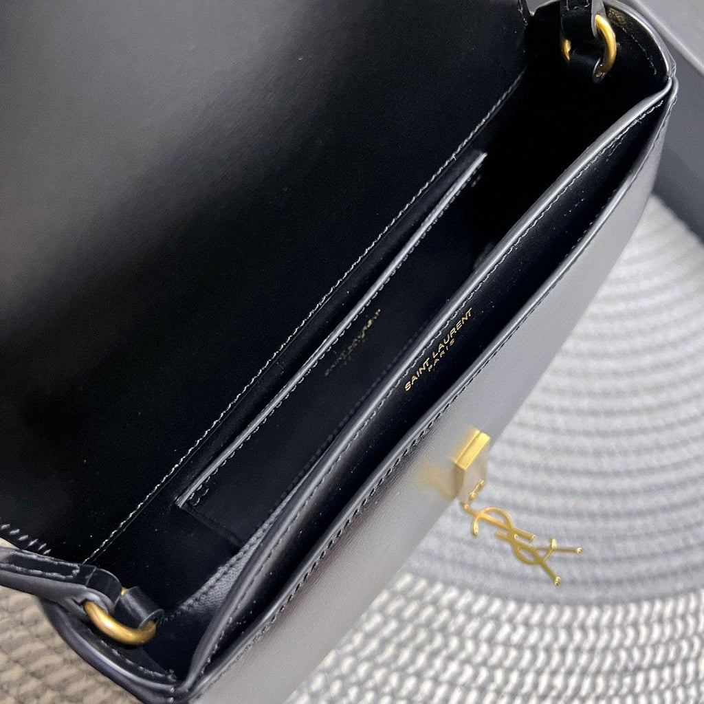 SAINT LAURENT VOLTAIRE IN BOX 21 IN BLACK CALFSKIN GOLD LOGO