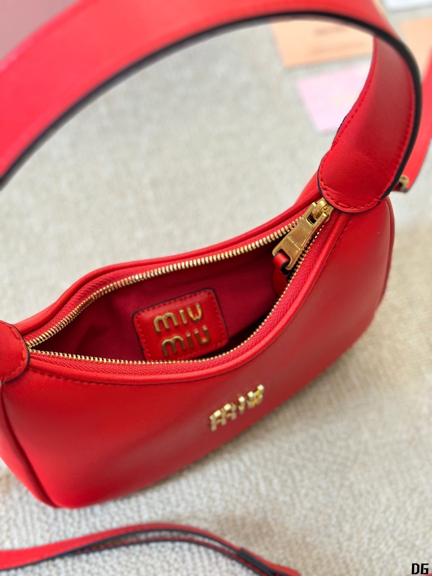 FENDI HOBO 20 BAG IN CHERRY RED CALFSKIN