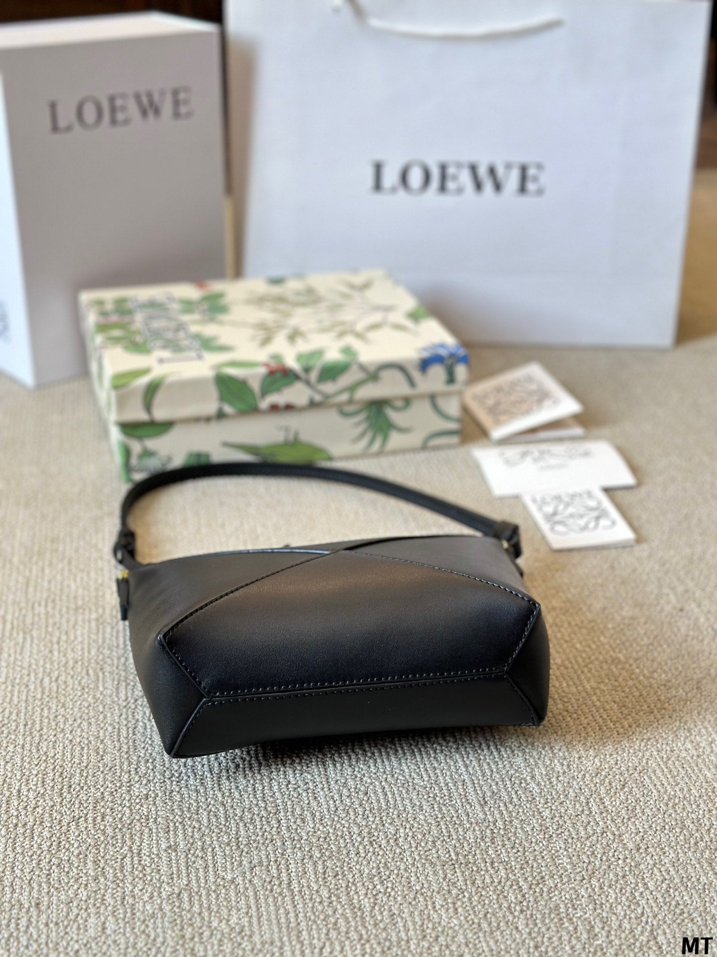 LOEWE LOE 20 PUZZLE FOLD POUCH IN BLACK NAPPA CALFSKIN