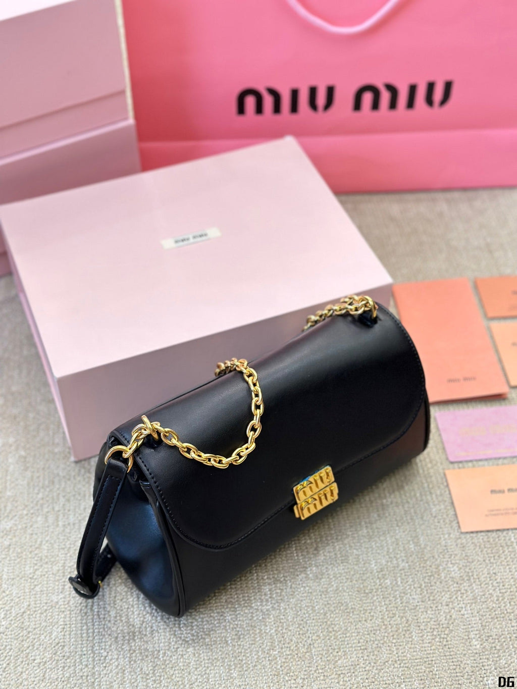 MIU MIU SHOULDER BAG 25 IN BLACK CALFSKIN GOLD HARDWARE