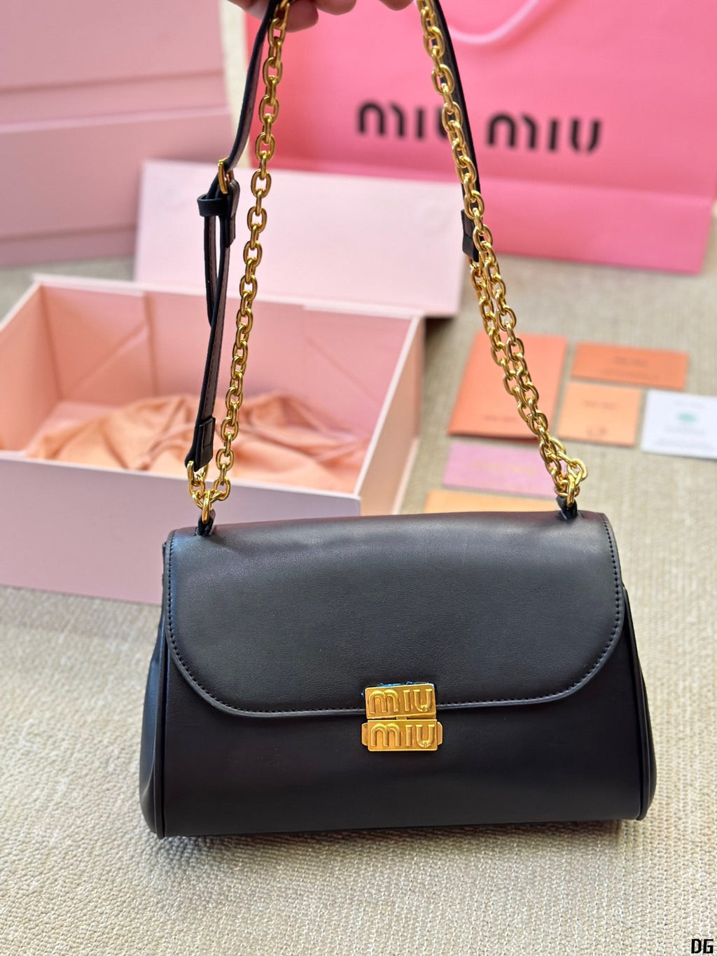 MIU MIU SHOULDER BAG 25 IN BLACK CALFSKIN GOLD HARDWARE