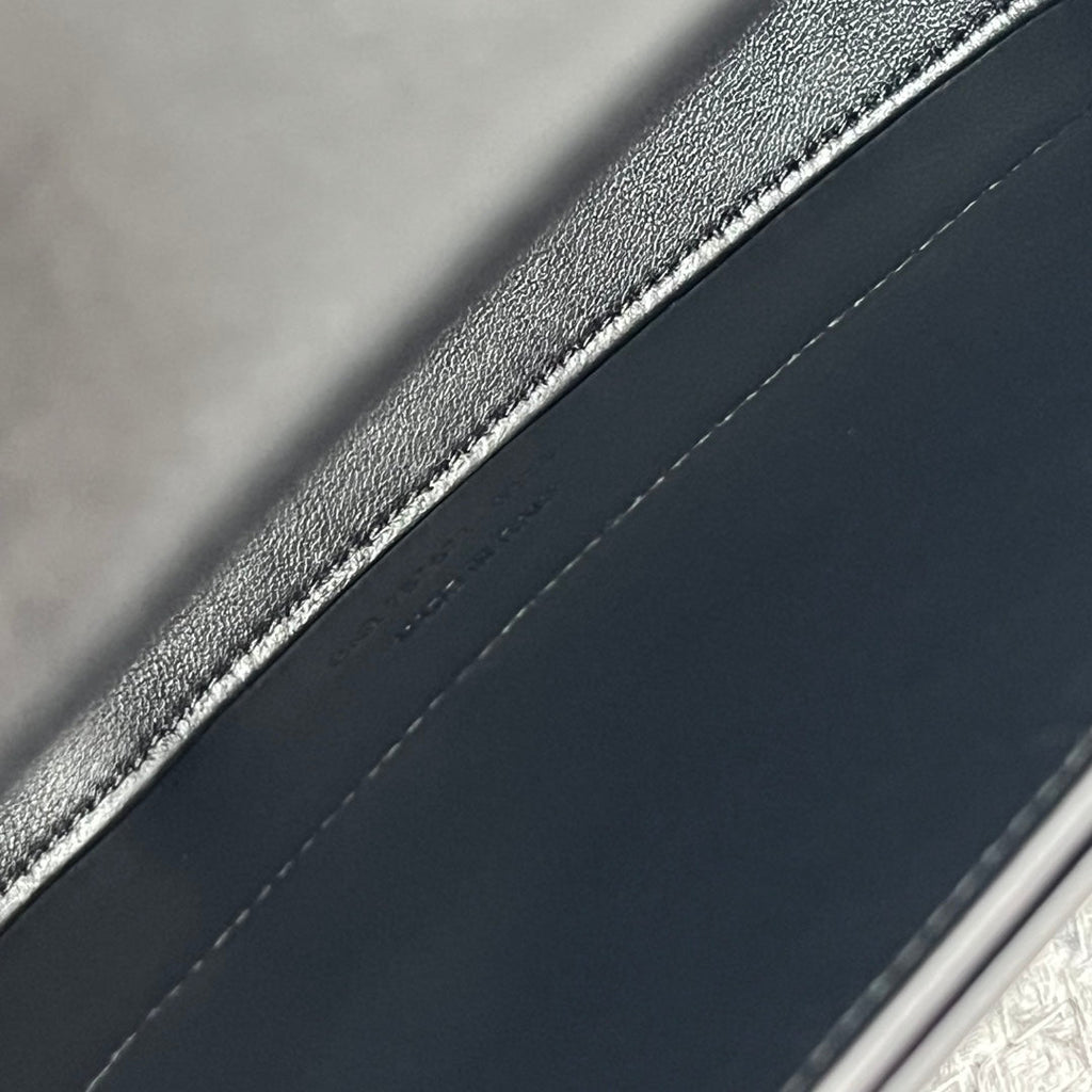 SAINT LAURENT VOLTAIRE 24 IN BLACK CALFSKIN GOLD LOGO