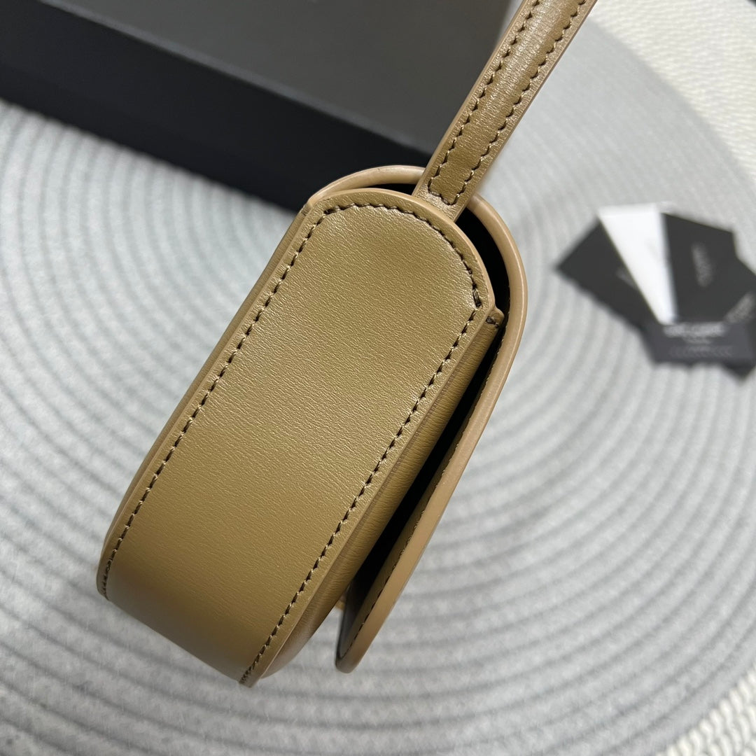 SAINT LAURENT VOLTAIRE IN BOX 21 IN CARAMEL BROWN CALFSKIN GOLD LOGO