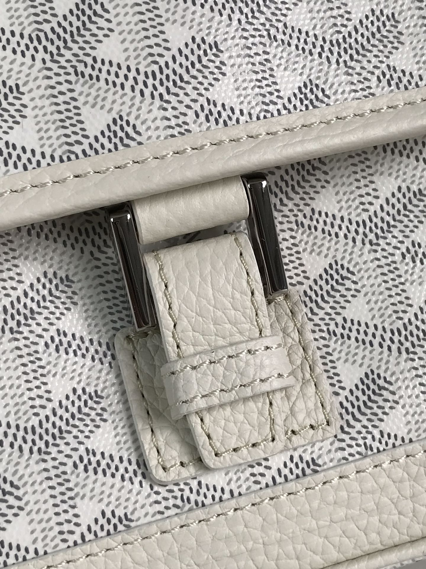 GOYARD GRAND BLEU 16 IN WHITE GOYARDINE CANVAS AND LAMBSKIN