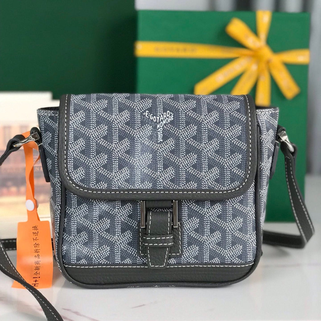 GOYARD GRAND BLEU 16 IN GRAY GOYARDINE CANVAS AND LAMBSKIN