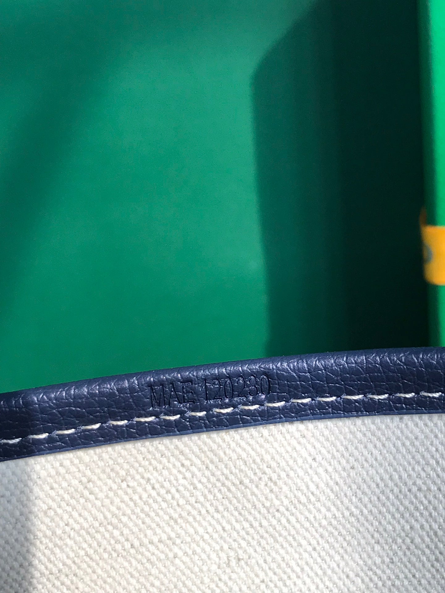 GOYARD SMALL BELHARRA 24 IN NAVY BLUE GOYARDINE CANVAS AND LAMBSKIN