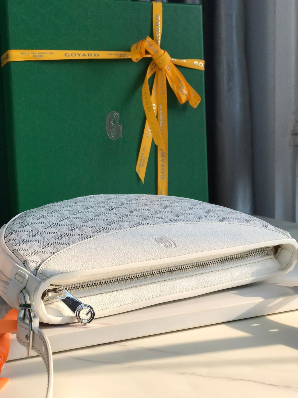 GOYARD HIRONDELLE BAG 25 IN WHITE LAMBSKIN AND GOYARDINE CANVAS