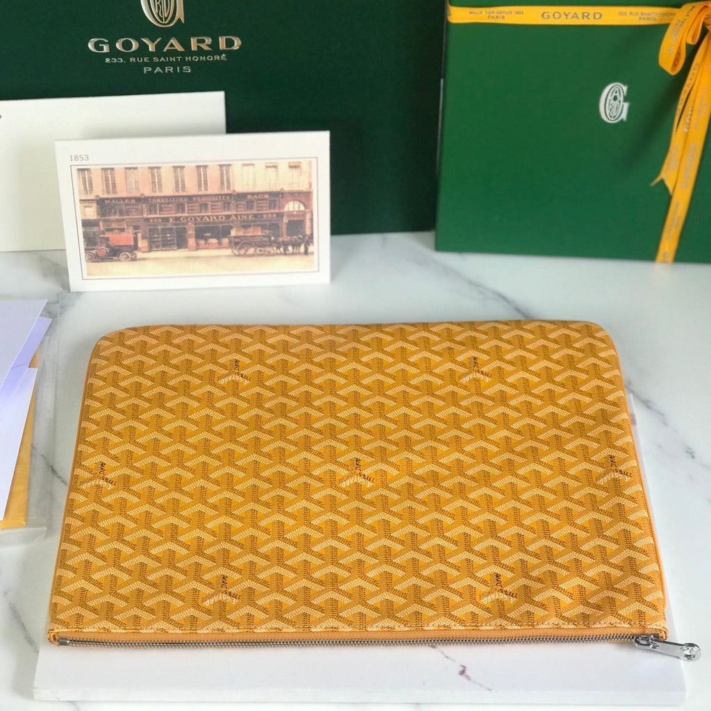 GOYARD SÉNAT MGM POUCH 40 IN YELLOW GOYARDINE CANVAS