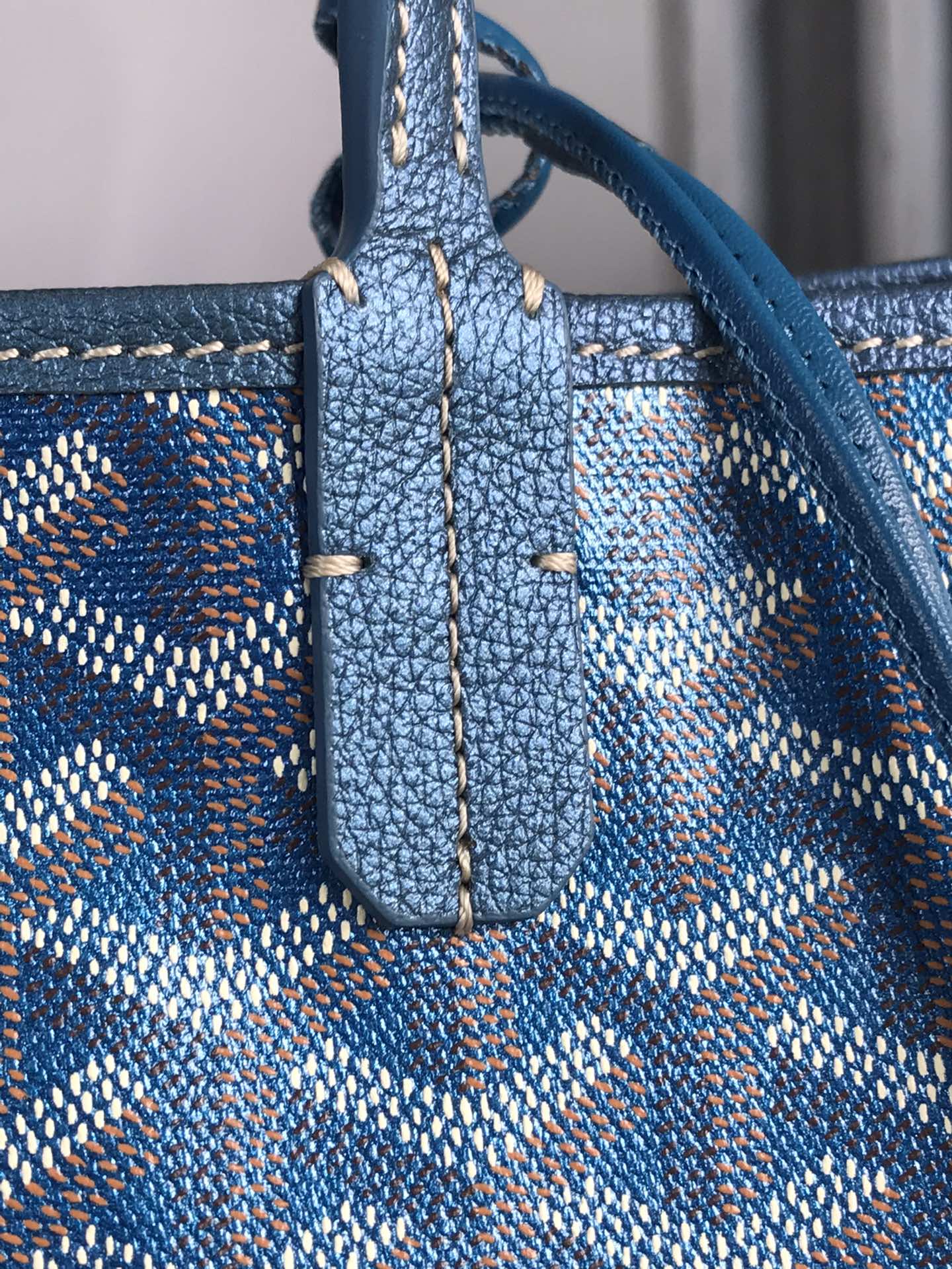 GOYARD SAINT LOUIS PM 34 IN NAVY BLUE GOYARDINE CANVAS AND CALFSKIN